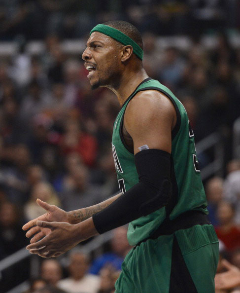 弗里克：佩德里还没恢复到100%；希望防守稳定所以首发埃里克（弗里克：佩德里尚未完全康复，为求防守稳健选择埃里克首发）