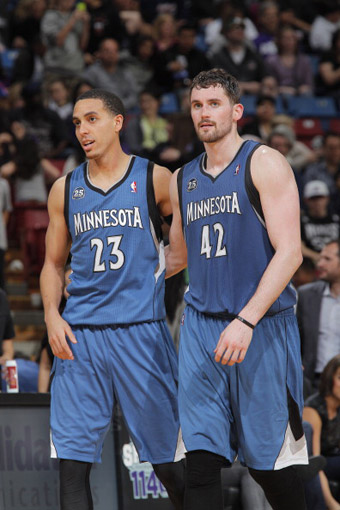 狼队主帅：对阵曼联希望终结连败，要表现得像冠军队伍一样（狼队主帅：战曼联誓止连败，必须打出冠军风范）