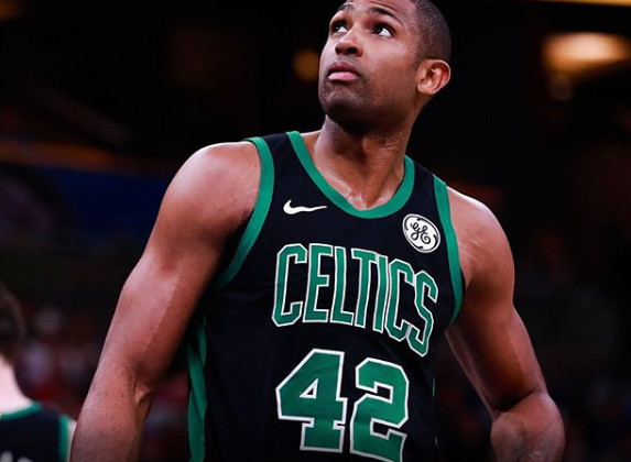 乌姆蒂蒂：费基尔不伤能效力皇马巴萨，苏牙是好人梅西最伟大（乌姆蒂蒂：若无伤病，费基尔可加盟皇马巴萨；苏亚雷斯为人不错，梅西最伟大）