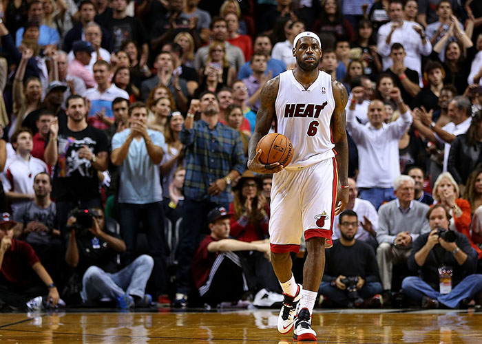 辽超总决赛：大连队4-0本溪队夺冠，王宏有、王跃皓分别双响（辽超决赛：大连4-0完胜本溪捧杯，王宏有与王跃皓各梅开二度）