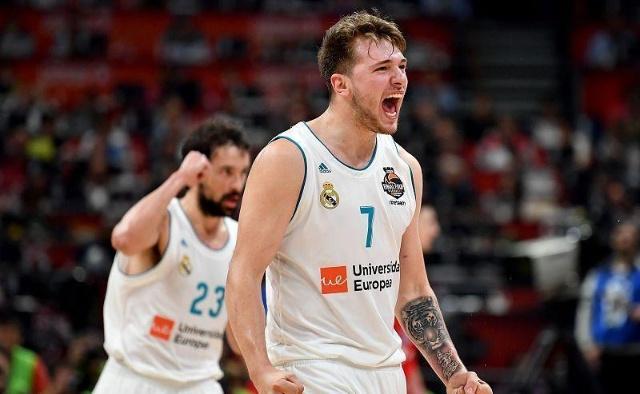 弗兰克：中国非常自由和安全，商品非常便宜，菜味道出奇地好（弗兰克：中国自由安全，物价低廉，菜肴惊艳可口）